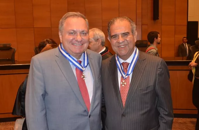 ASSOCIADOS DA AJUTRA HOMENAGEADOS COM O COLAR DO MÃ‰RITO JUDICIÃRIO