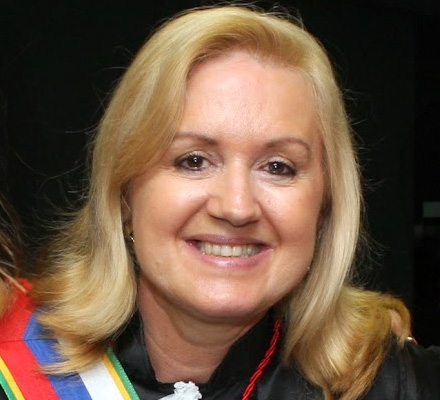 Dalva Amélia de Oliveira